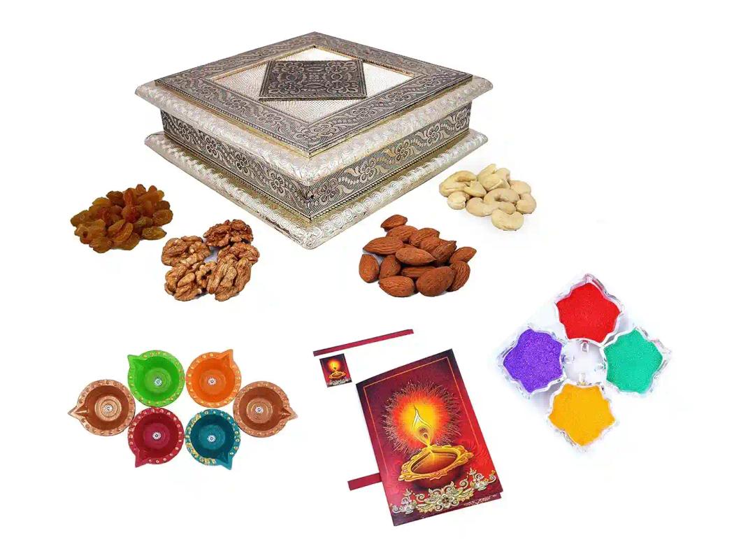 MANTOUSS Diwali Oxidised Dry Fruit Hamper/Pack/Combo-Cashew,Almond,Walnut and Raisin (50gms Each) 200gms + 2 Cute diyas, Rangoli Colours and Diwali Greeting